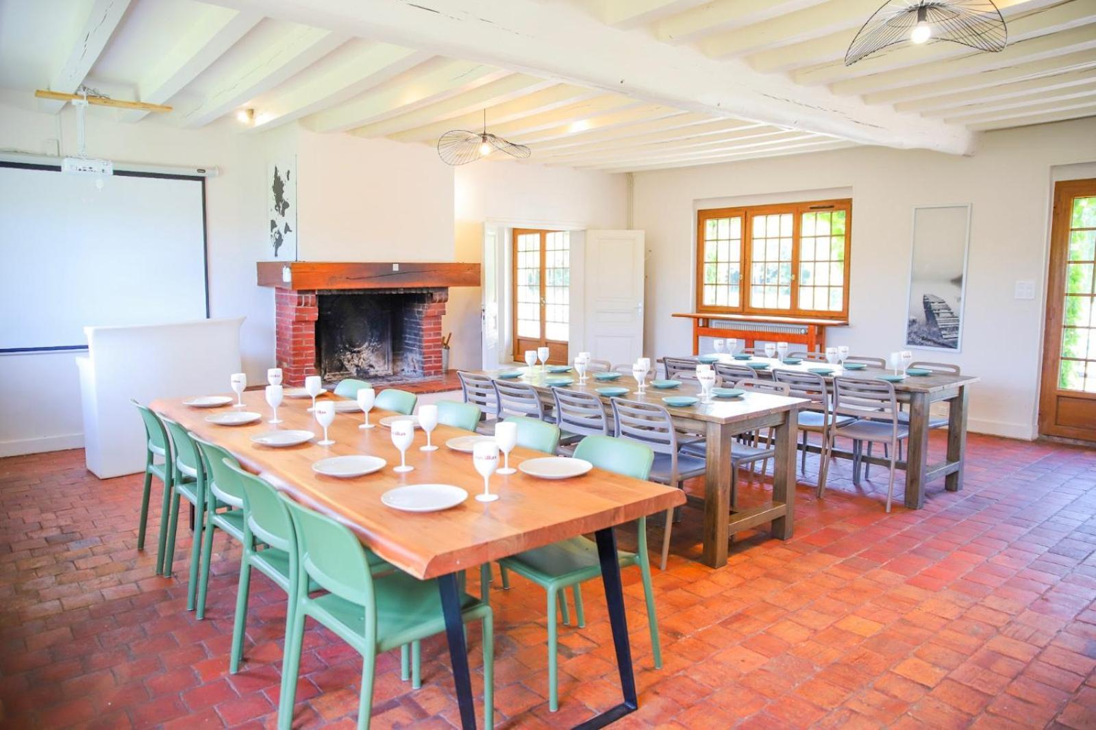 Crazy Villa Etisseaux 45 - Heated Pool - Volley Court - 1H30 Paris - 45P Saint-Maurice-sur-Aveyron Zewnętrze zdjęcie